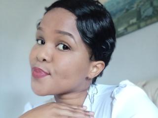 Webcam model SammiEshari from XLoveCam