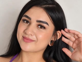Webcam model SamyBennet from XLoveCam