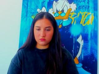 Webcam model SanSari from XloveCam