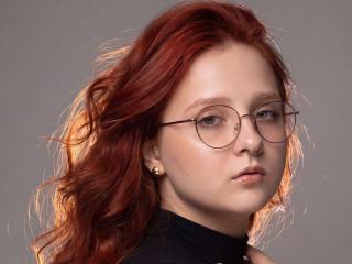 Webcam model SaraMunewe from XLoveCam