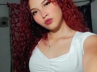 Webcam model SecrettBella from XLoveCam