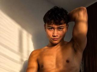 SexyGuyxx – currently Offline