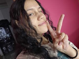 Webcam model SoftCuteGirl from XLoveCam