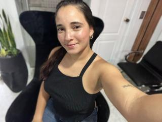 Webcam model SophieMorgan from XLoveCam