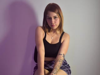 Profile and Statistics for SophieSaintclair on XLoveCam