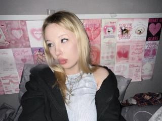 Webcam model StarSice from XLoveCam