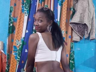 Webcam model StellaMelody from XLoveCam