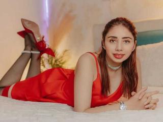 Webcam model StephanieSun from XLoveCam