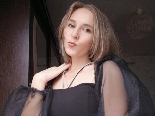 Webcam model SueShine from XLoveCam