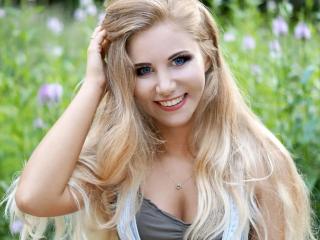 Webcam model SuesseLucy4U-hot from XloveCam