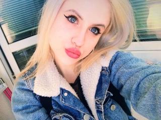 Webcam model SugarPrincess18-hot from XLoveCam