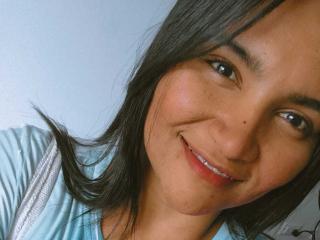 SusanaDiaz Selfie Gallery