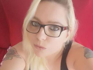 Webcam model Sweet-Butterfly-hot from XLoveCam