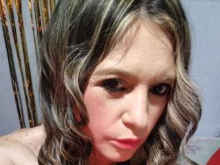 Webcam model SweettDeisy from XLoveCam