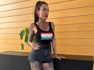 Webcam model SynthiaRich-hot from XloveCam