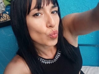 Webcam model SyntiaLm from XLoveCam