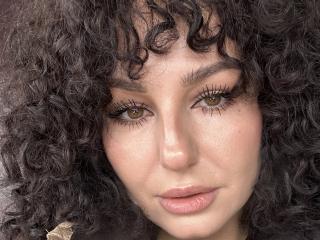 Webcam model TaniaBlessed from XLoveCam