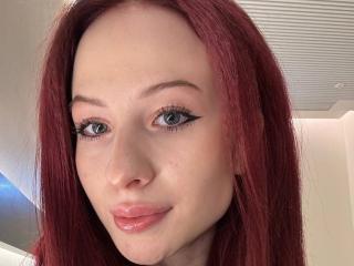 Webcam model TenderBlossom from XLoveCam