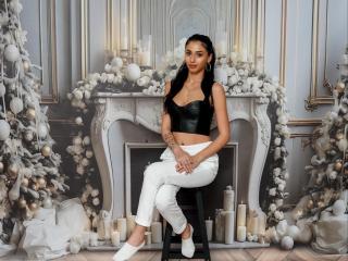 Webcam model TiaCyrus from XLoveCam