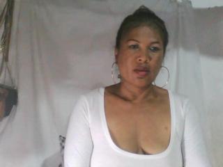 Webcam model Tiaah from XLoveCam