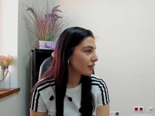 Webcam model TiliaBasso from XLoveCam