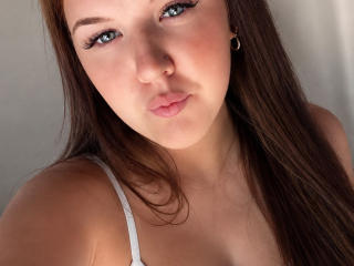 Webcam model TinaAdie from XLoveCam