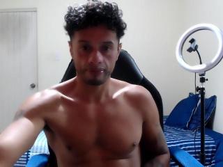 TonyLatin Live Webcam on XLoveCam