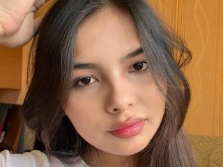 Webcam model TrishMuhlbauer from XLoveCam