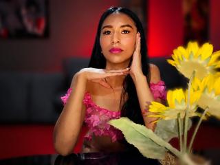 Webcam model ValentinaRouses from XLoveCam