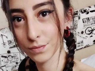 Webcam model ValeriaGate from XLoveCam