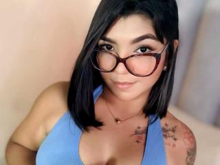 Webcam model ValeryPierce from XloveCam