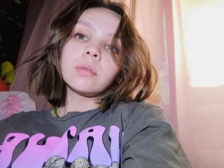 Webcam model VanessaKit-hot from XLoveCam