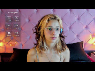 Webcam model Venuz69 from XLoveCam