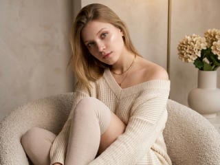 Profile and Statistics for VeraBrabazon on XLoveCam