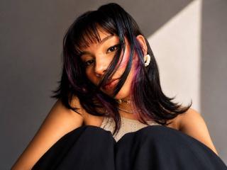 Webcam model VikyEvans from XLoveCam