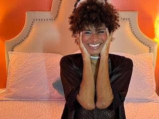VioletSalvatore live cam on UnifiedCams