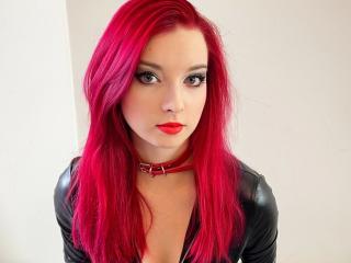 Webcam model VirginLuna-hot profile picture