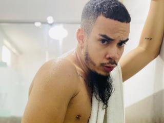 WildLeoHot Live Webcam on XLoveCam