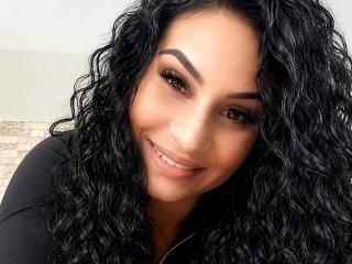 Webcam model YaraXCox from XLoveCam