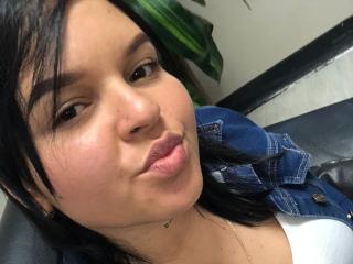 YeriBellani Live Webcam on XLoveCam