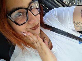 Webcam model YraztyPlayful from XLoveCam