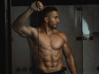 ZaneMaverick Live Cam on XLoveCam