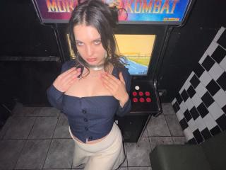 Webcam model ZoeFox-VIP-hot from XLoveCam