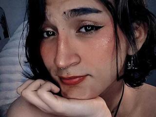 Profile and Statistics for ZoeKiiss on XLoveCam