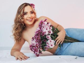 Webcam model ZoeTobon69 from XLoveCam