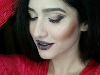 Picture of the sexy profile of LaraVane, for a very hot webcam live show !