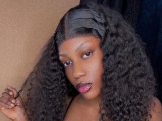 Webcam model slim-siren-hot from XLoveCam
