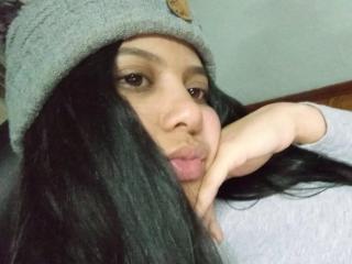 ChantalSquirtt live cam model at XLoveCam