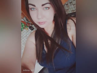 Watch  AnitaOFresh live on XLoveCam