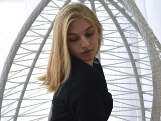 Webcam model AshleyJefferson from XLoveCam